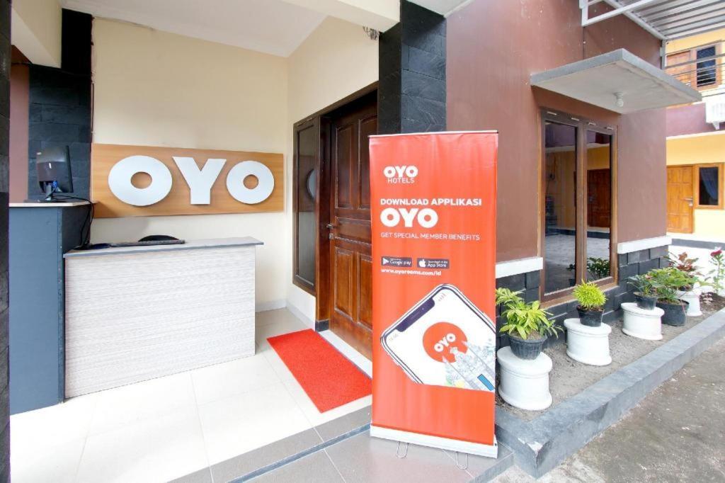 Oyo 347 Bayang Brothers Guest House Maguwo Buitenkant foto