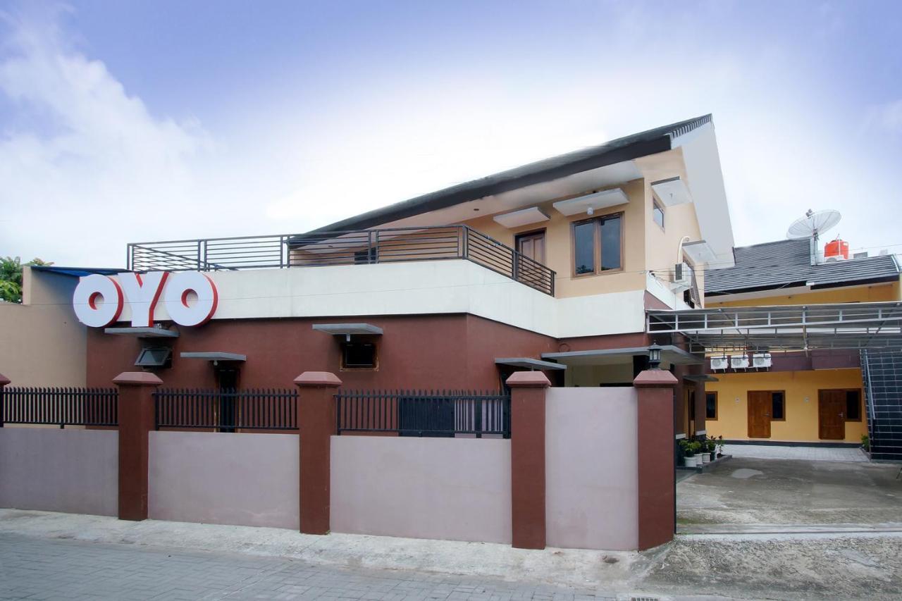 Oyo 347 Bayang Brothers Guest House Maguwo Buitenkant foto
