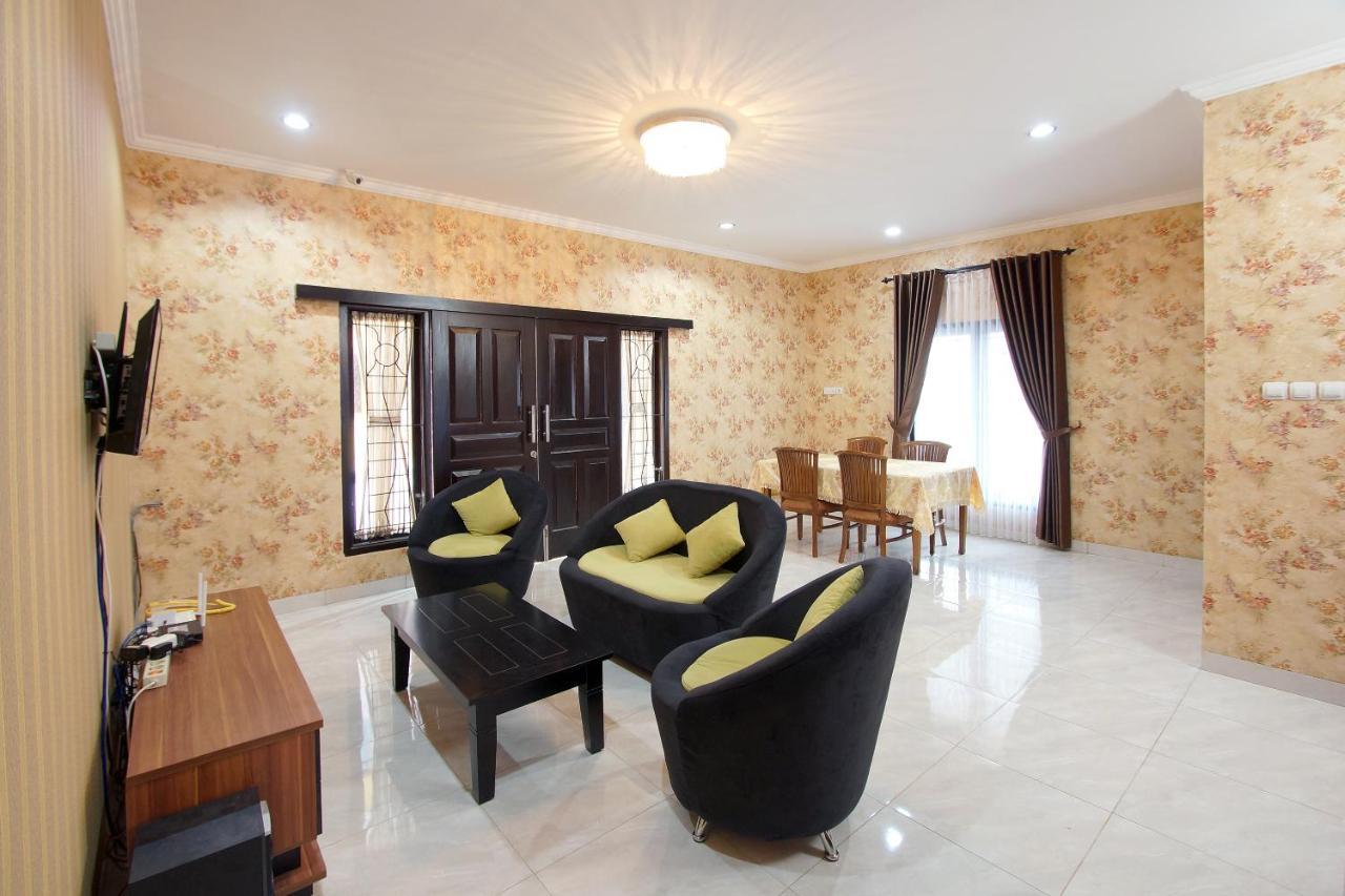 Oyo 347 Bayang Brothers Guest House Maguwo Buitenkant foto