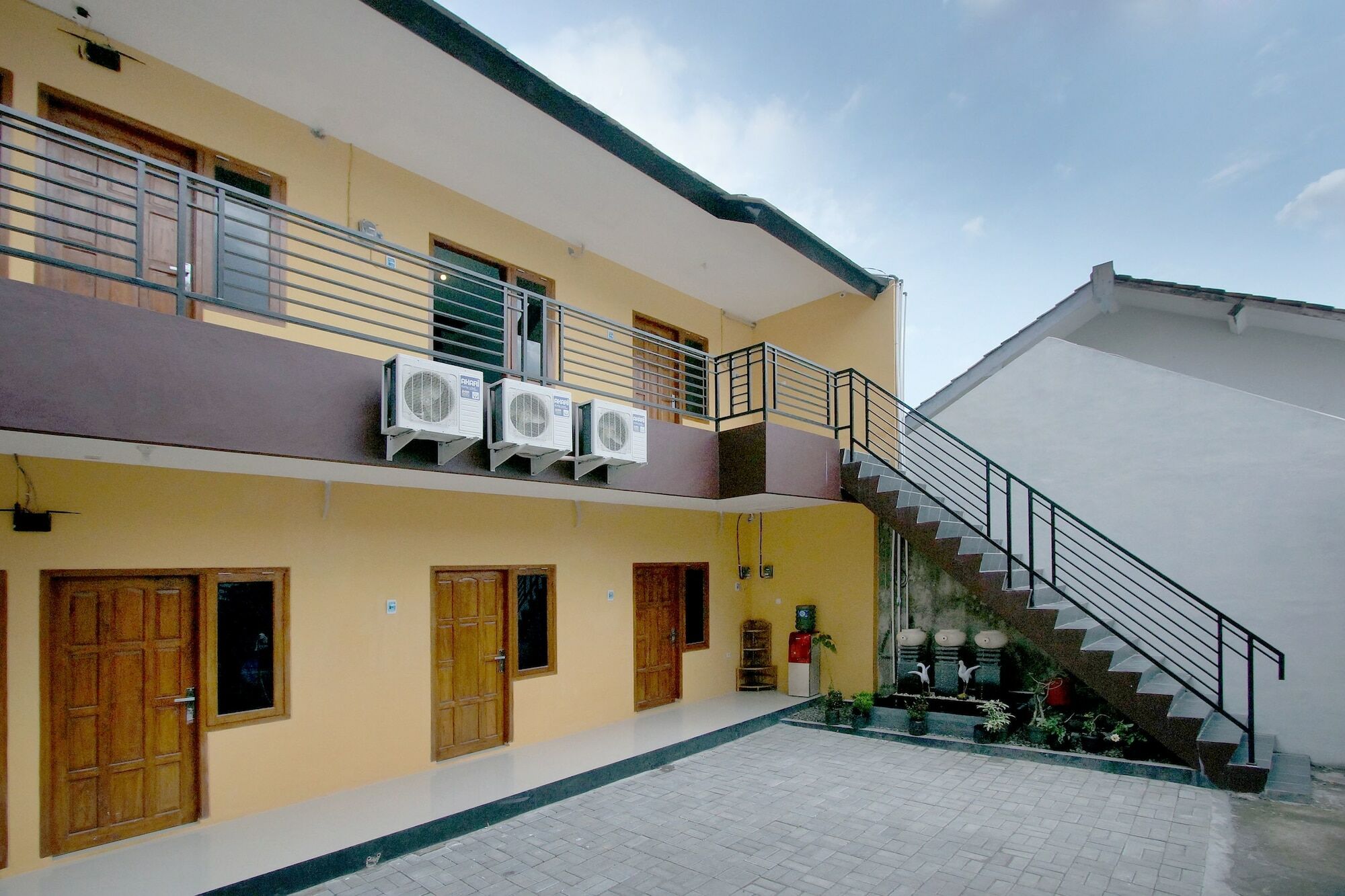 Oyo 347 Bayang Brothers Guest House Maguwo Buitenkant foto